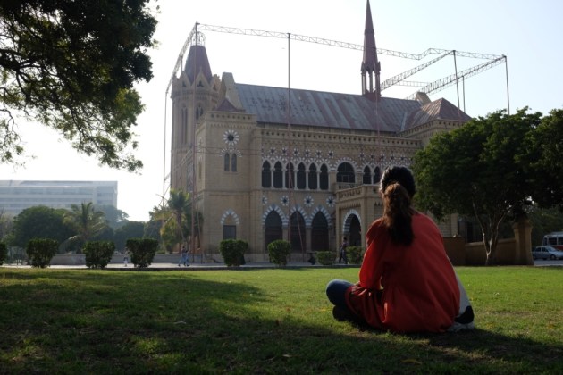 Frere Hall - waiting for the gates to open
