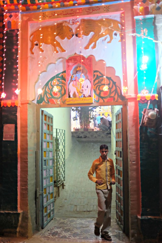 10-a-kid-passes-through-the-main-gate-of-krishna-temple